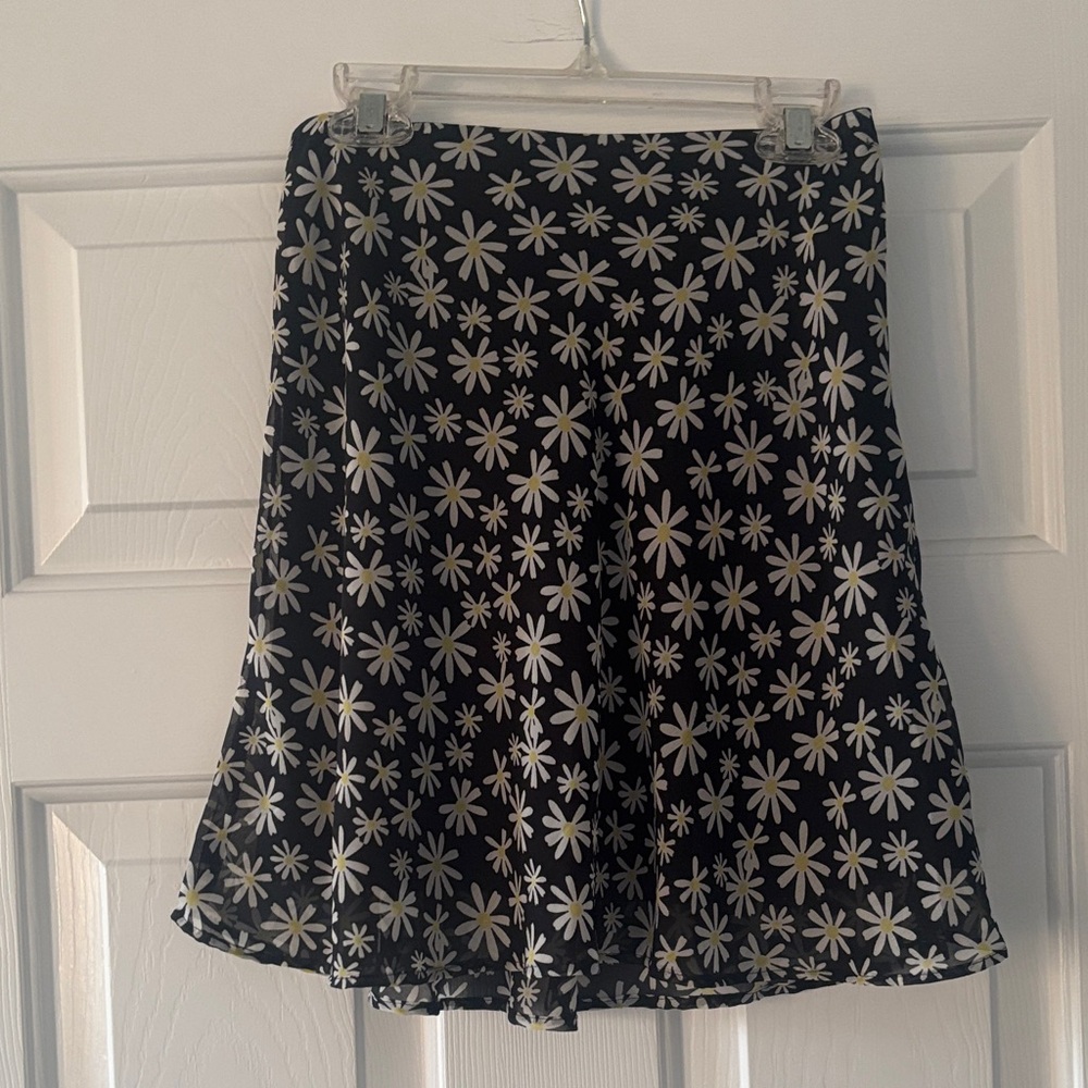 H&M Black and White Daisy Skater Skirt